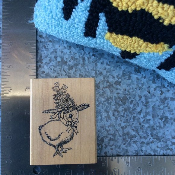 Chick with Flower Bonnet Rubber Stamp - Picture 1 of 3